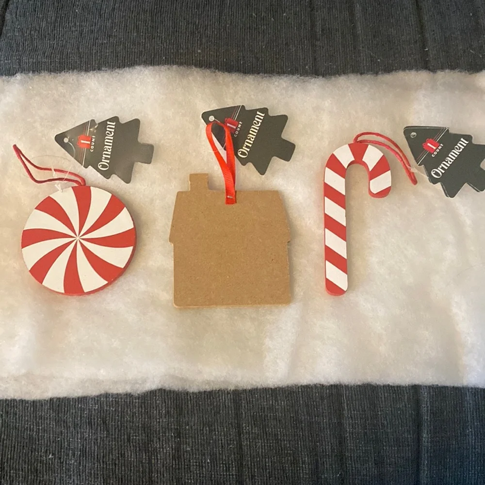 🎄Target Bullseye Christmas Wooden Ornament Candy Cane Gingerbread Set 2023